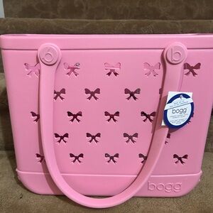 - NWT SPECIAL EDITION BUBBLEGUM PINK BOWS BABY BOGG BAG